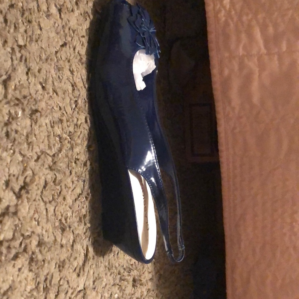 Classique Shoes - Picture 8 of 8